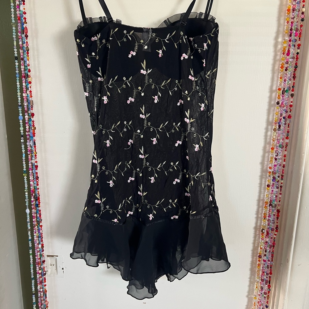 Hillard & Hanson Black Babydoll Chemise with Floral Embroidery - Picture 3 of 4